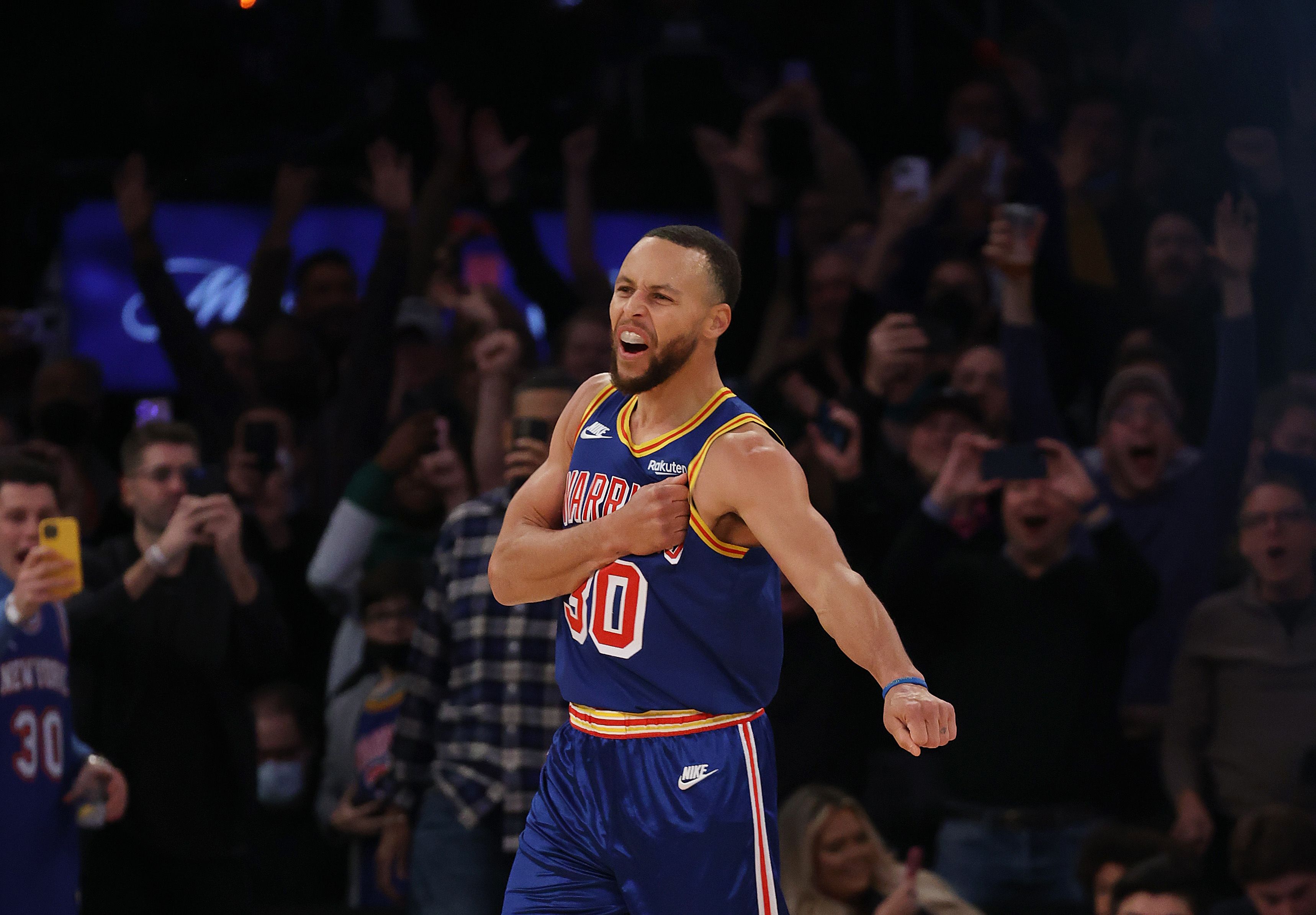 Steph Curry Reacts to Davidson's Big Win - Inside the Warriors