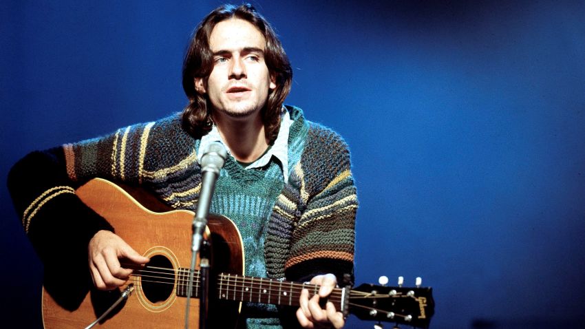 American singer-songwriter James Taylor at a BBC TV studio, London, 20th October 1970. (Photo by Michael Putland/Getty Images)