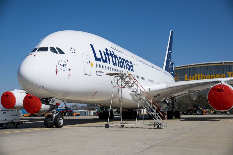 A380 400 Compared To Airbus A380 800