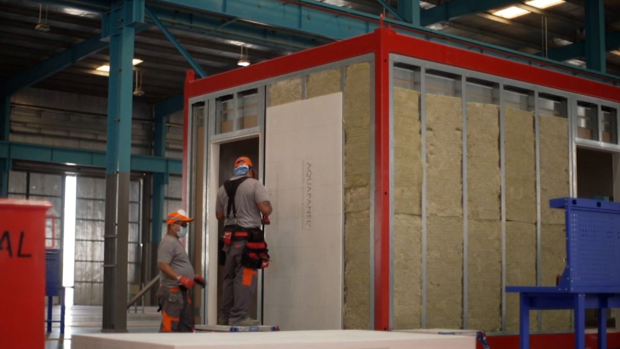 Linq modular housing video card