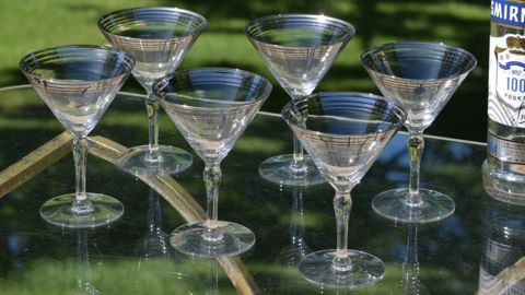 AntiqueVintageFind Set of 5 Vintage Martini Glasses