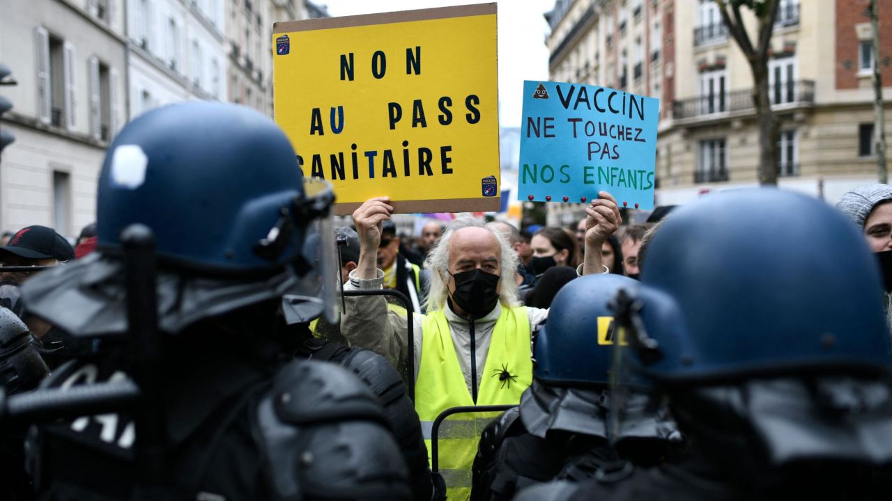 Thousands of people have attended protests in Paris against France's "Pass Sanitaire" vaccine passport.