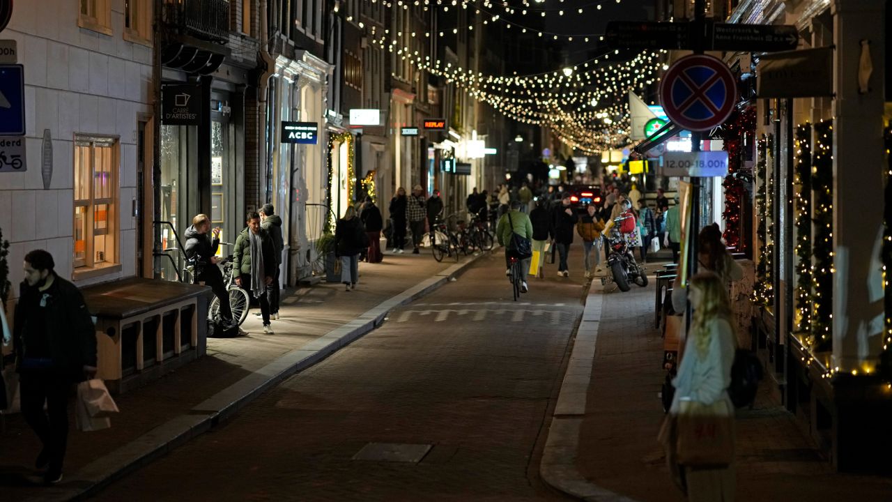 Streets start to empty in Amsterdam on Saturday, December 18, 2021.