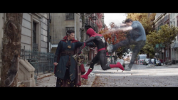Hollywood Minute: New 'Spider-Man' smashes records_00002006.png