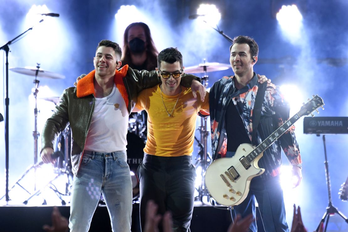 LOS ANGELES, CALIFORNIA - MAY 23: (L-R) Nick Jonas, Joe Jonas, and Kevin Jonas of Jonas Brothers perform onstage for the 2021 Billboard Music Awards, broadcast on May 23, 2021 at Microsoft Theater in Los Angeles, California. (Photo by Kevin Mazur/Getty Images)