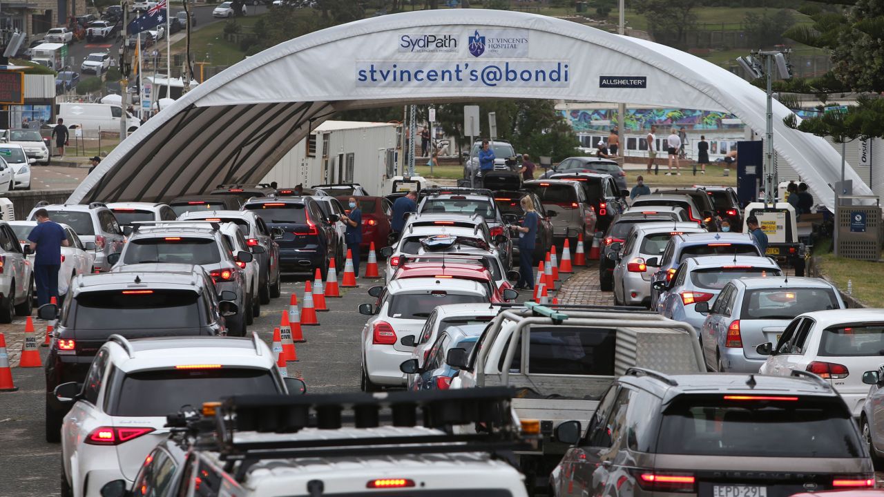 People queuing at the St. Vincent's Bondi Beach Covid-19 drive-through testing clinic on December 17, 2021.