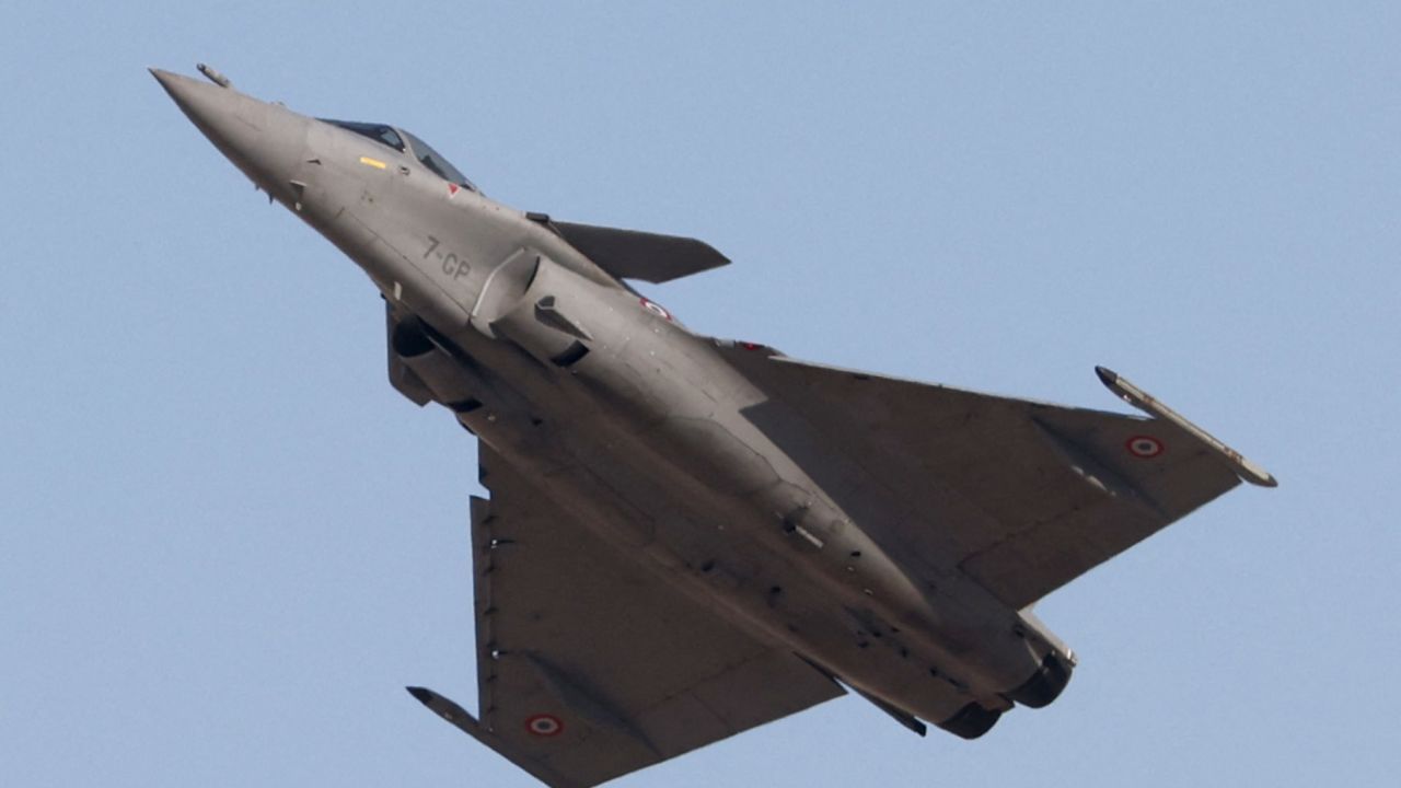 France has sealed a deal to sell dozens of Rafale fighter jets to the United Arab Emirates, just as a US arms sale has been put on hold. 