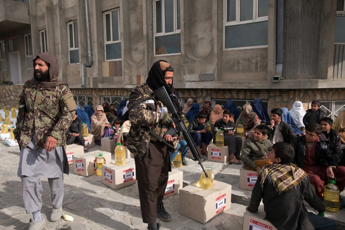 Turkey's Disaster and Emergency Management Presidency provides food aid to Afghan families in Kabul on December 7.