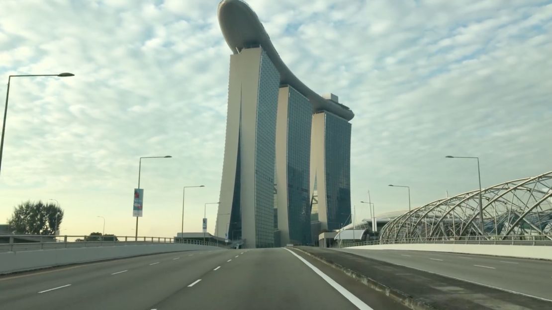 Singapore: Skyscraper skyline.