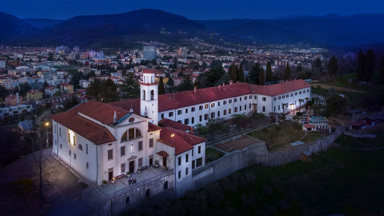 <strong>Kostanjevica Monastery: </strong>A gentle two-hour circuit round the lower Vipava Valley takes cyclists from Nova Gorica to Dornberk and back, passing Miren Castle and Kostanjevica Monastery. 