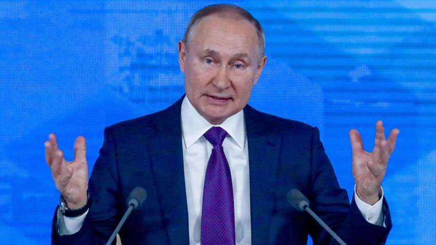 MOSCOW, RUSSIA  DECEMBER 23, 2021: Russia's President Vladimir Putin gives an annual end-of-year news conference at the Manezh Central Exhibition Hall. Sergei Karpukhin/TASS (Photo by Sergei Karpukhin\TASS via Getty Images)