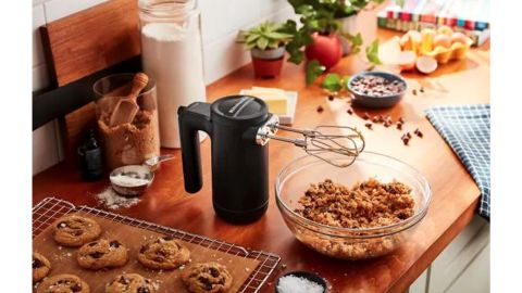 KitchenAid Cordless 7-Speed Black Matte Hand Mixer