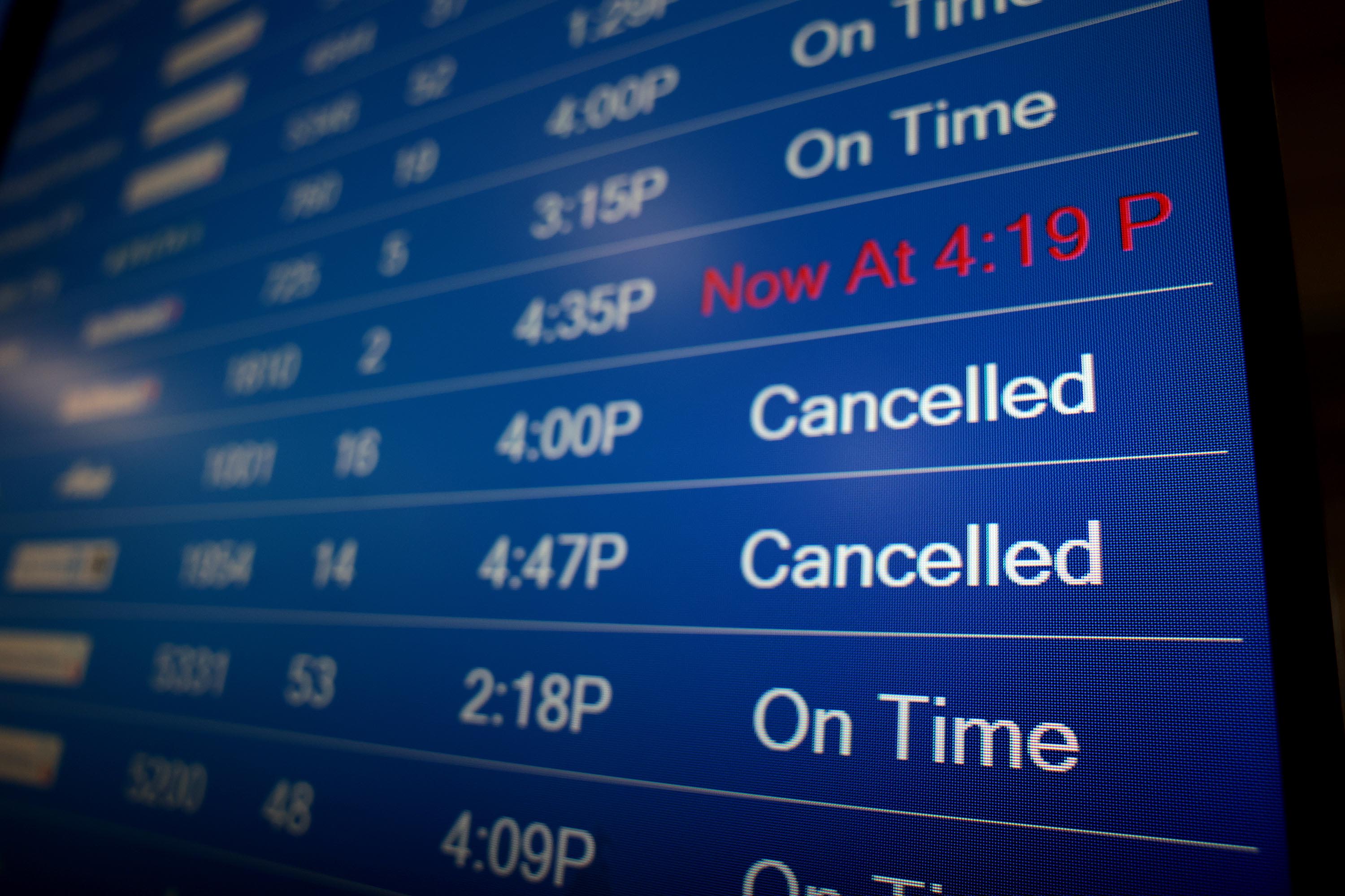 Big Data to avoid weather related flight delays