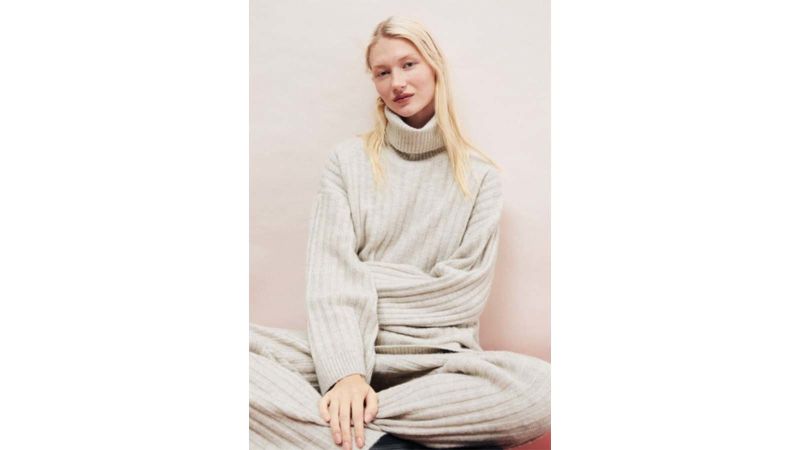 17 cozy sweaters great for lounging | CNN Underscored