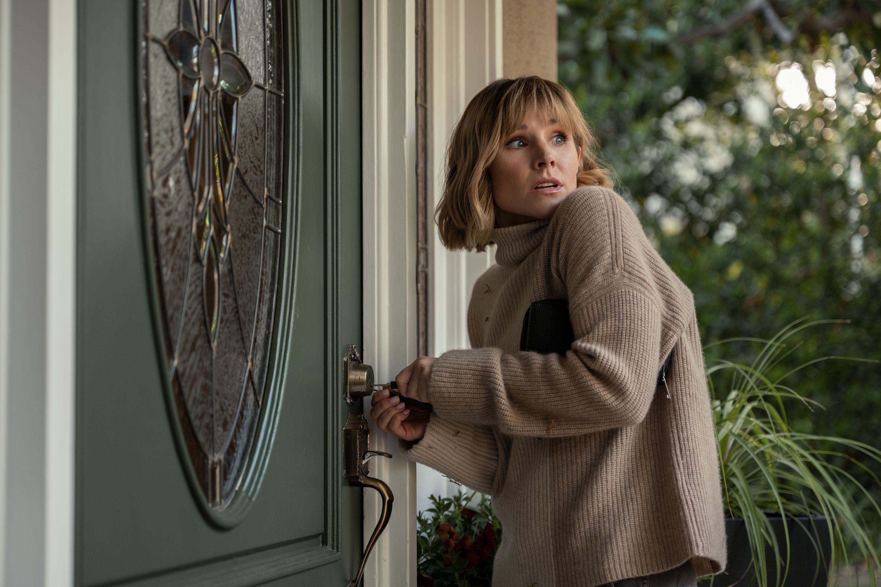 The Woman In The House Across The Street From The Girl In The Window'  Review: Kristen Bell Dials 'S' For 'Silly' In Netflix Series Spoof | Cnn