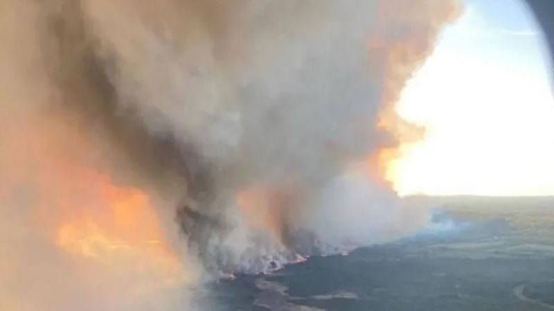 Wybuchowy pożar grozi pochłonięciem kanadyjskiego miasta, gdy Stany Zjednoczone otrzymają pierwszą dawkę dymu w tym sezonie