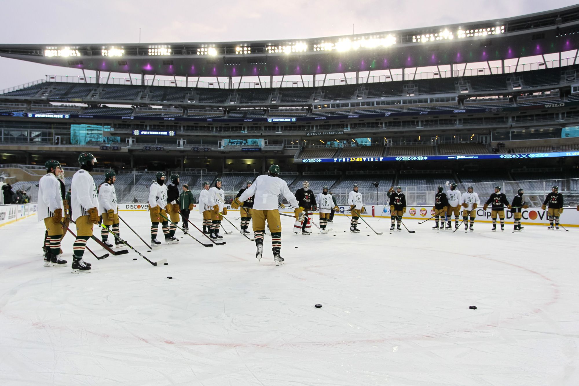 Outdoor NHL matchup is still weeks away, but Winter Classic officials have  few weather worries