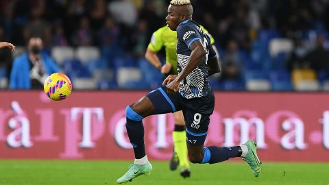 Victor Osimhen of SSC Napoli controls the ball during the Serie A match agaisnt Hellas Verona FC at the Stadio Diego Armando Maradona on November 07, 2021 in Naples, Italy.