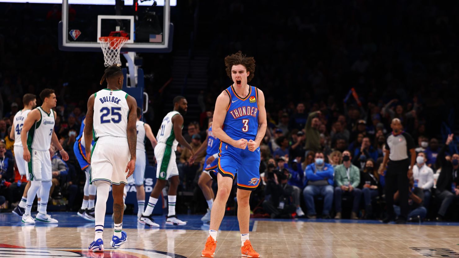 Giddey celebrates during Oklahoma City's game against the Mavericks.