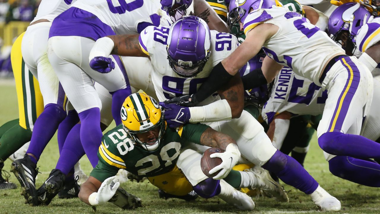 Packers vs Vikings: Green Bay crushes Minnesota 37-10 to clinch NFC's top  spot
