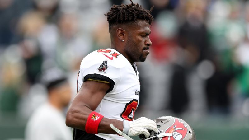 Tampa, Florida, USA, August 19, 2021, Tampa Bay Buccaneers Wide Receiver Antonio  Brown #81 smiles during Training Camp at AdventHealth Training Center .  (Photo Credit: Marty Jean-Louis) Credit: Marty Jean-Louis/Alamy Live News