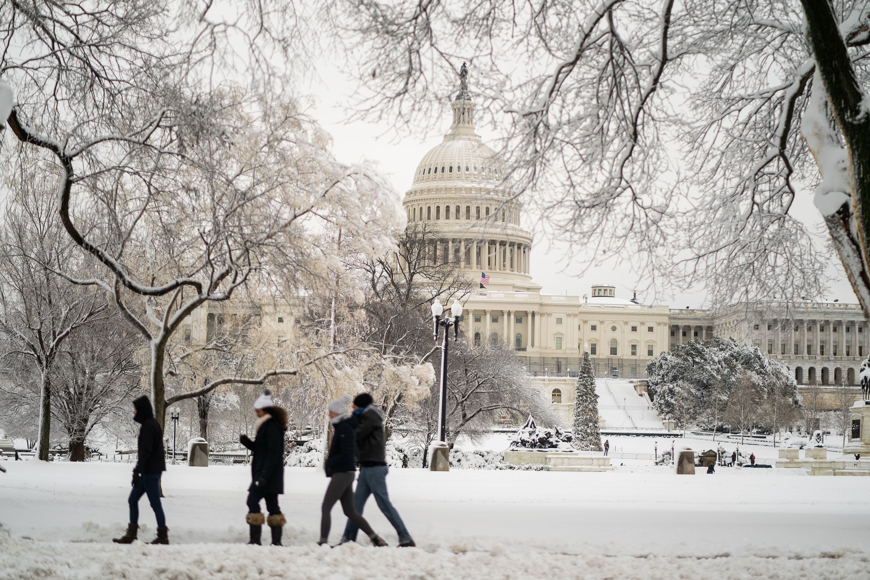 Winter storm warnings: Washington, DC, sees record-setting snow as storm system moves across the eastern US | CNN
