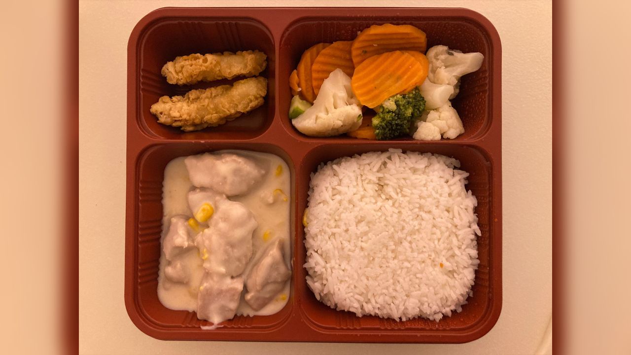 A Hong Kong hospital meal for those confined after testing positive for Covid-19.