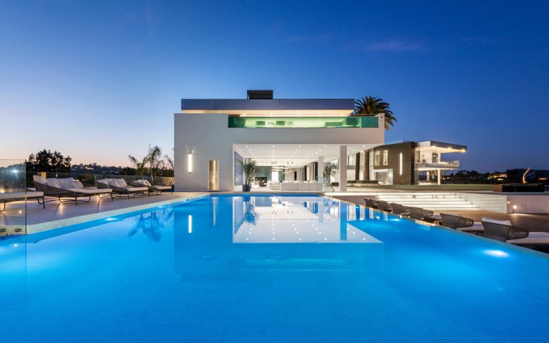 マックナイト「マスティク パビリオン」「Bel Air, California」 Billionaire, 924 Bel Air Road - Italy Dream Design