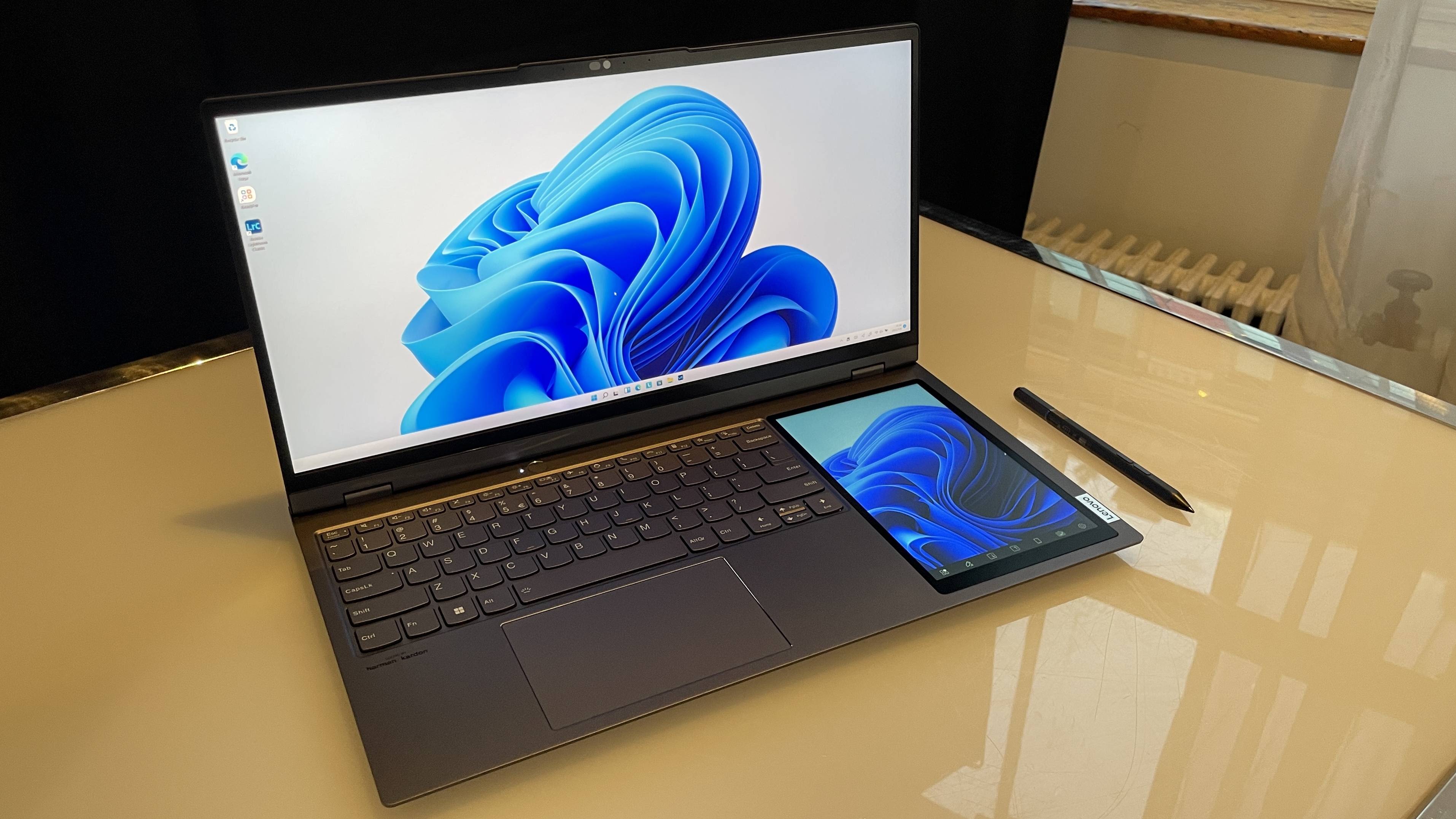 شخصيا مؤسسة الإيجار  Lenovo ThinkBook Plus Gen 3: Hands-on with this amazing dual-screen laptop  from CES 2022 | CNN Underscored