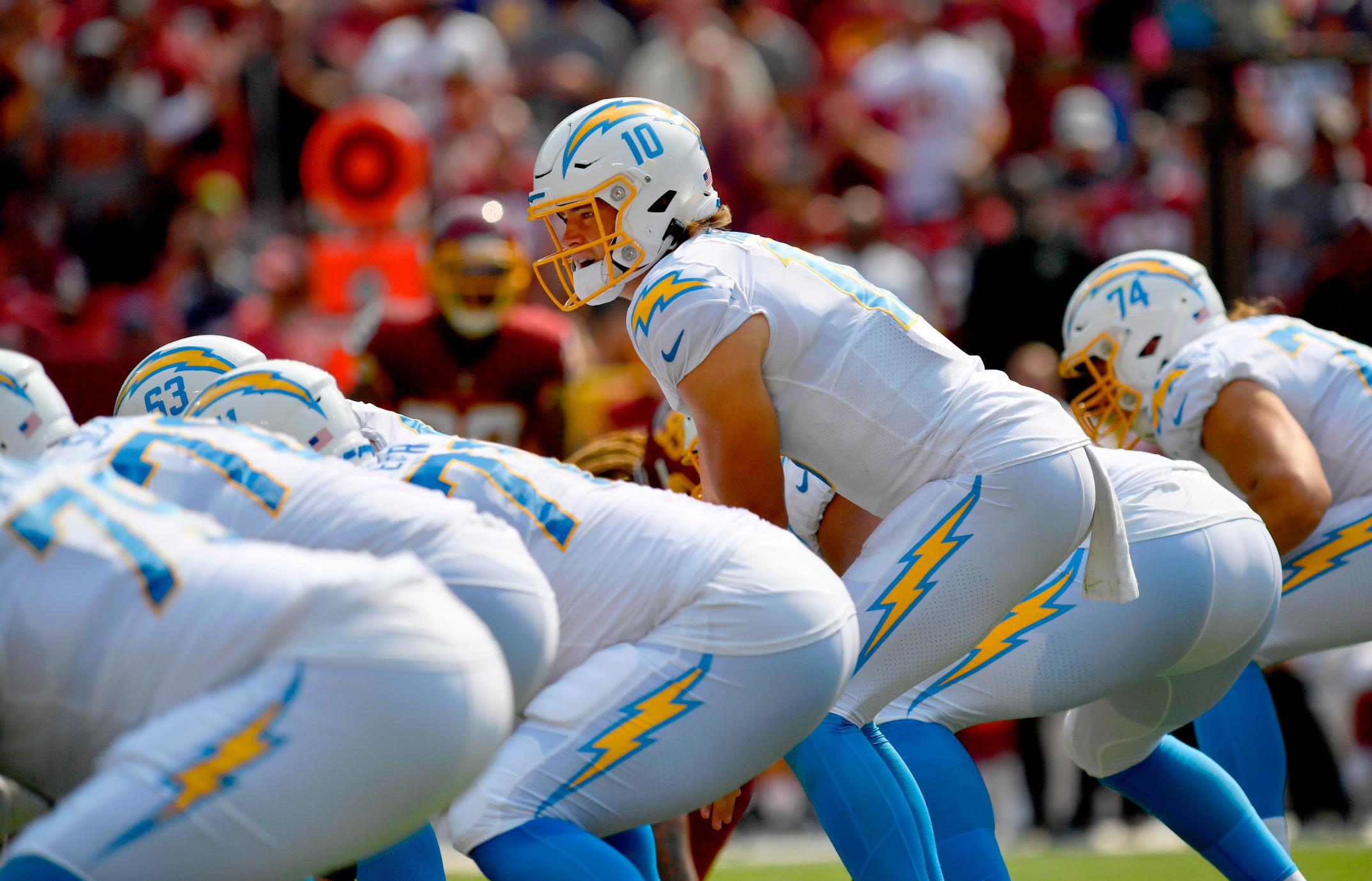 Las Vegas, Nevada, USA. 4th Feb, 2022. Los Angeles Chargers quarterback  Justin Herbert (10) during the AFC Pro Bowl Practice at Las Vegas Ballpark  in Las Vegas, Nevada. Darren Lee/CSM/Alamy Live News