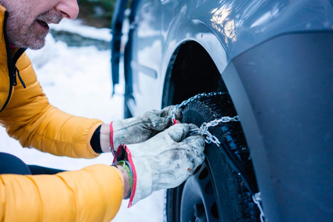 Winter car safety: What to keep in your car in case of a winter storm  emergency