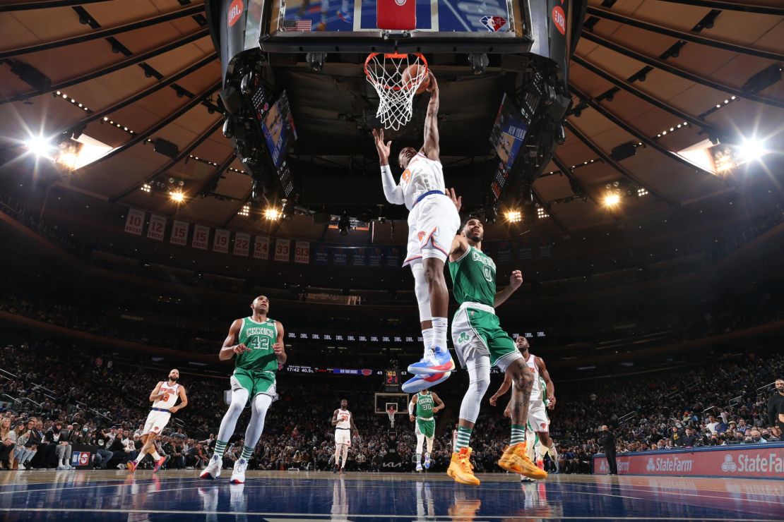 Knicks overcome 24-point deficit, beat Celtics with buzzer-beater