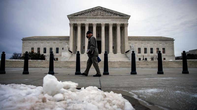 Two attorneys challenging vaccine mandates appear at SCOTUS virtually