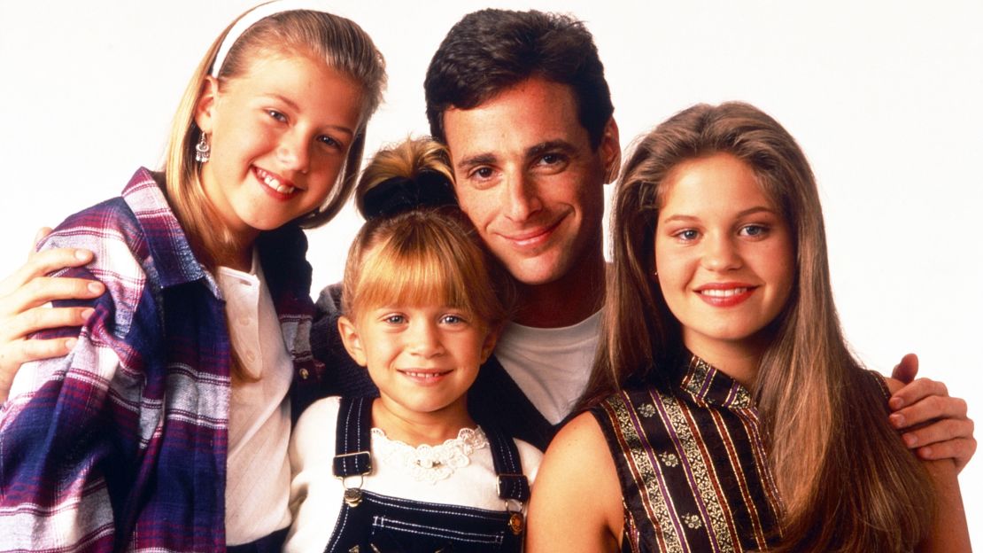 Jodie Sweetin, Mary-Kate Olsen, Bob Saget, Candace Cameron Bure in 1993 in "Full House."