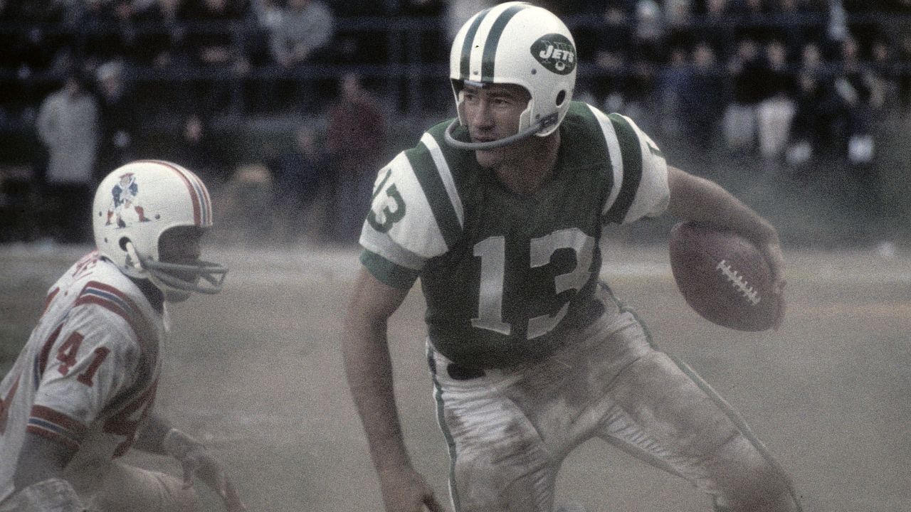 Don Maynard, a Hall of Fame football player known for helping the New York Jets win Super Bowl III, died January 10 at the age of 86. At the time of his retirement in 1973, Maynard's career receptions (633) and yards receiving (11,834) were league records. He also amassed 10,000 yards receiving before any other pro player.