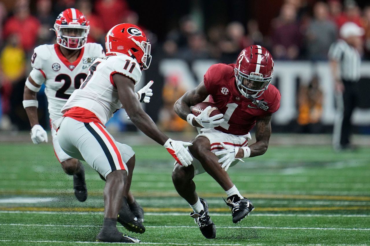 Alabama wide receiver Jameson Williams injures his knee after a second-quarter catch. He was taken to the locker room and later ruled out for the rest of the game. Alabama was already down one star receiver after John Metchie tore his ACL in the SEC title game.