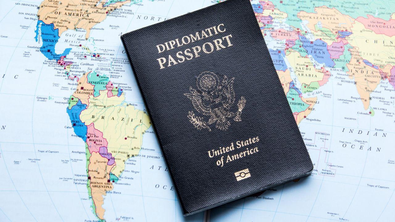 HMYE2R Diplomatic passport of the United States of America