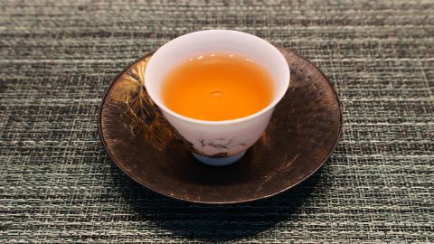 Niu Lan Keng Rougui at Glassbelly
Marketable stories and rarity aside, both tea experts agree that a good cup of tea should have the right colour, fragrance, taste, aftertaste, and complexity.
