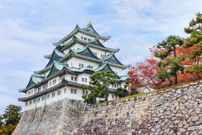<strong>Nagoya Castle:</strong> In Aichi prefecture, Nagoya Castle is renowned for the magnificent golden shachihoko (tiger-like fish) protruding from the top.