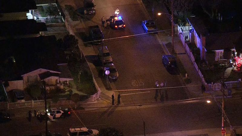 Off-duty Los Angeles police officer fatally shot while house-hunting with his girlfriend