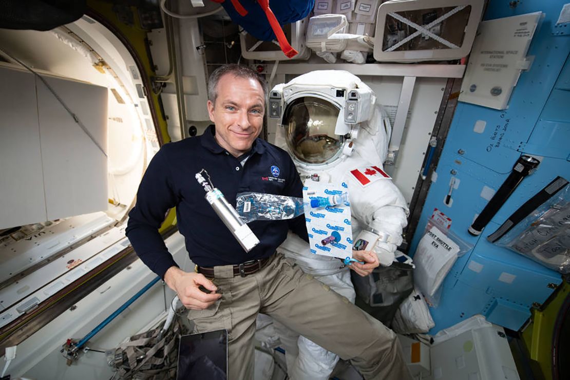Canadian astronaut David Saint-Jacques collected breath, ambient air and blood samples for MARROW during his spaceflight between 2018 and 2019. 