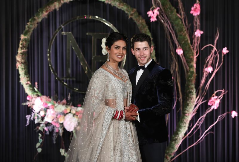 Nick jonas and priyanka clearance wedding veil