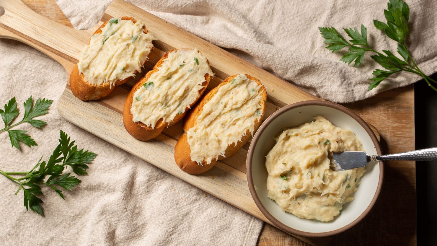 Spread the pâté over bread or grilled polenta. 