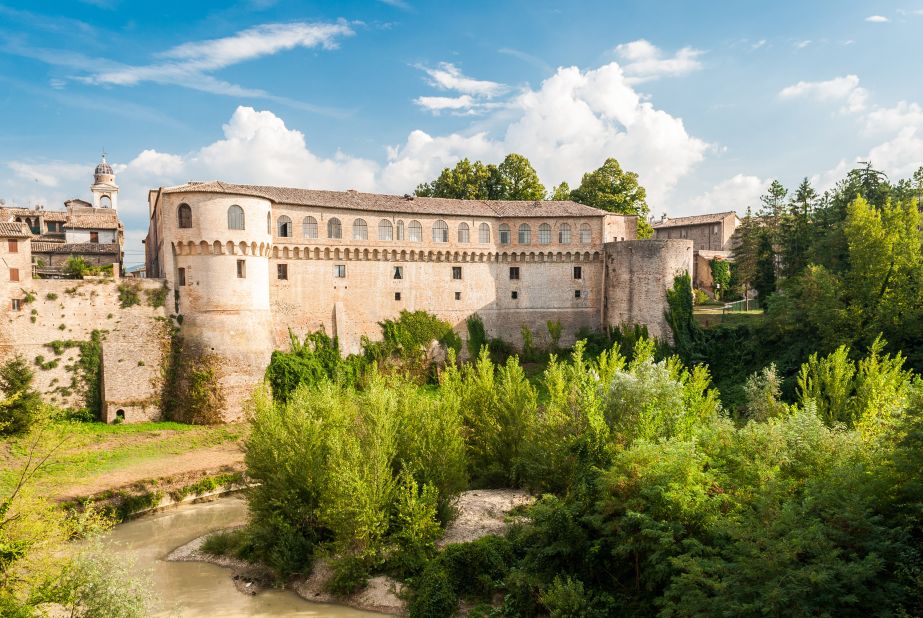 <strong>Major assets: </strong>Nearby town Urbania sits on the Metauro river, visible in Piero della Francesca's painting of Federico.