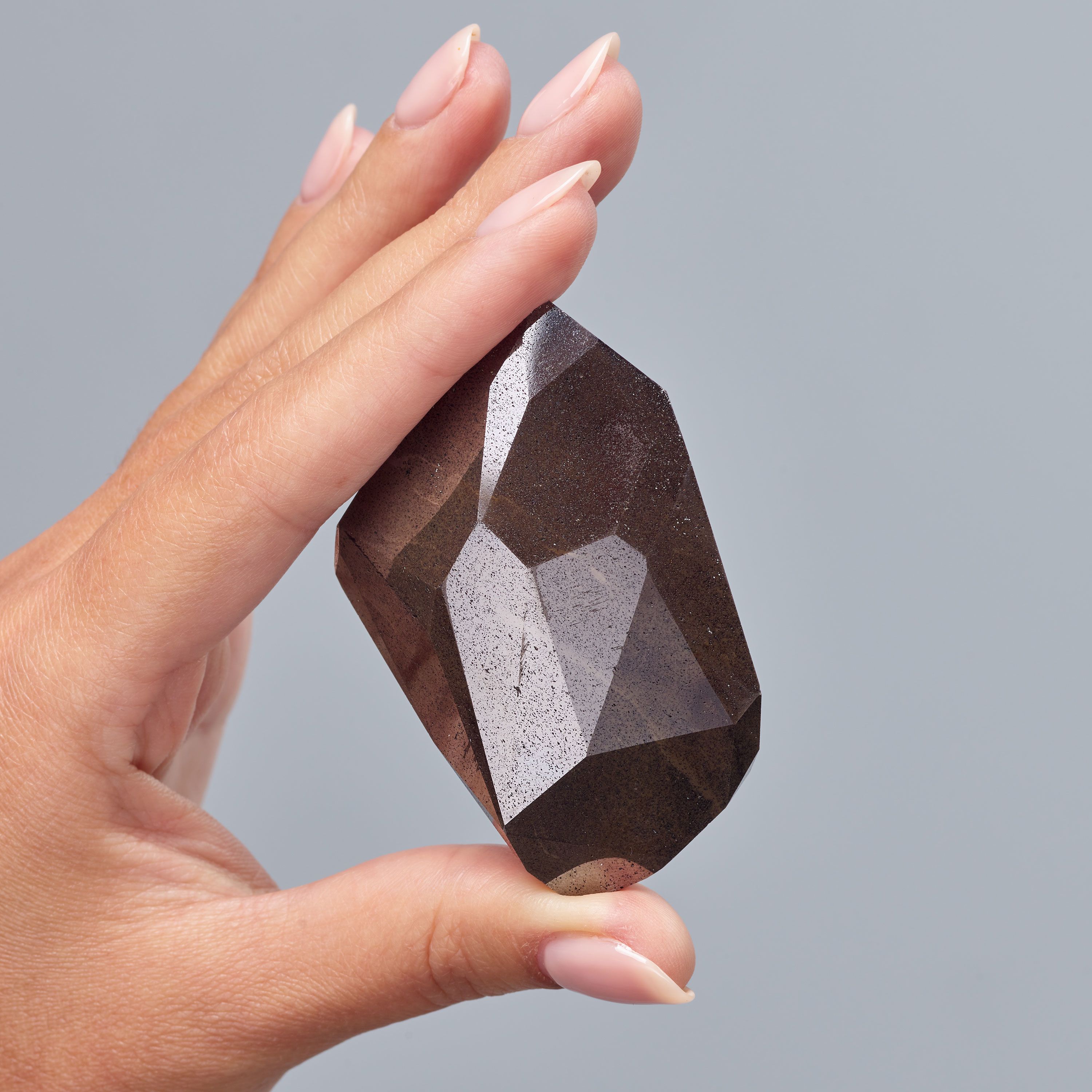 Black diamond : a price equal to the mystery of its origin