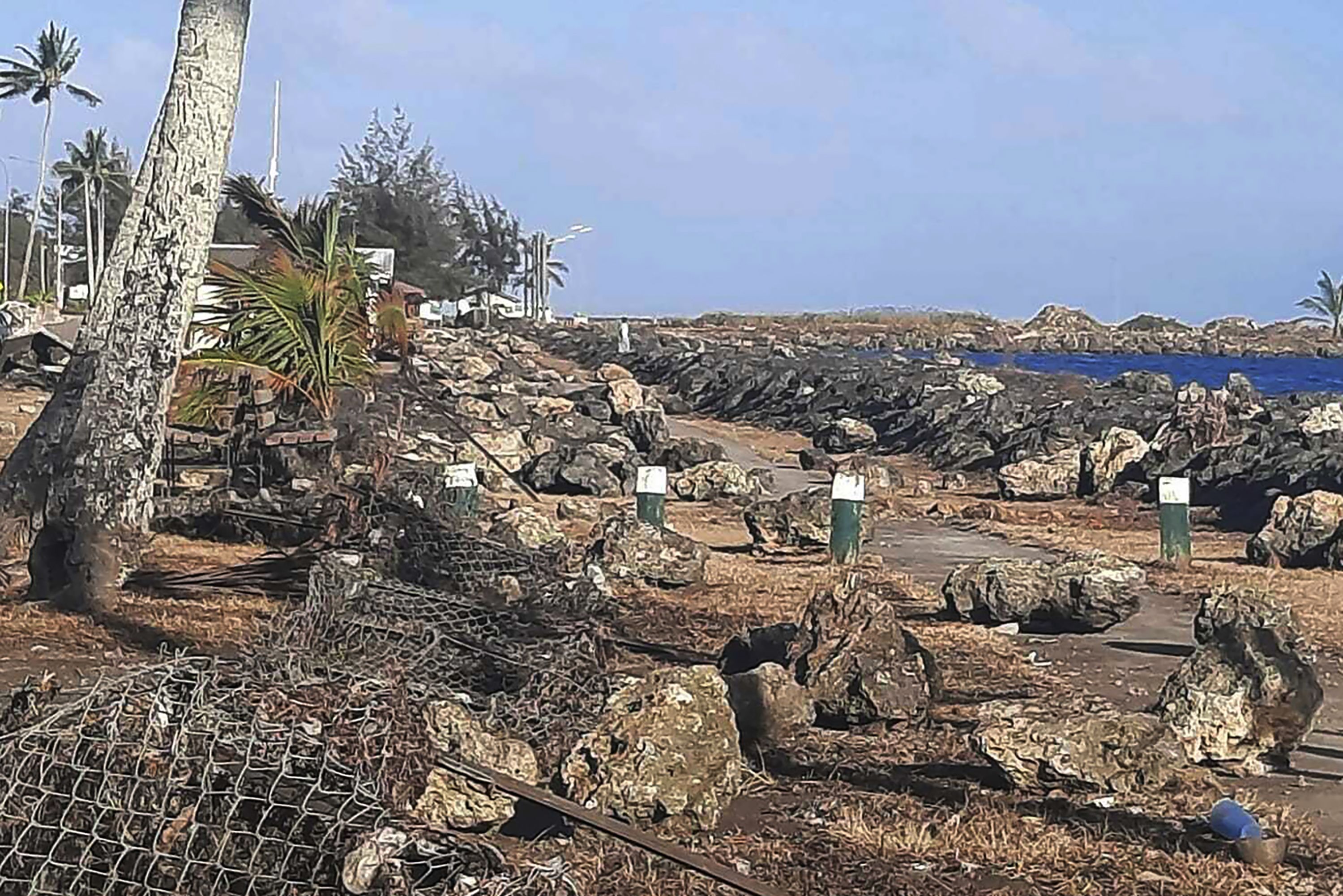 First aid flights arrive in Tonga after massive volcanic eruption