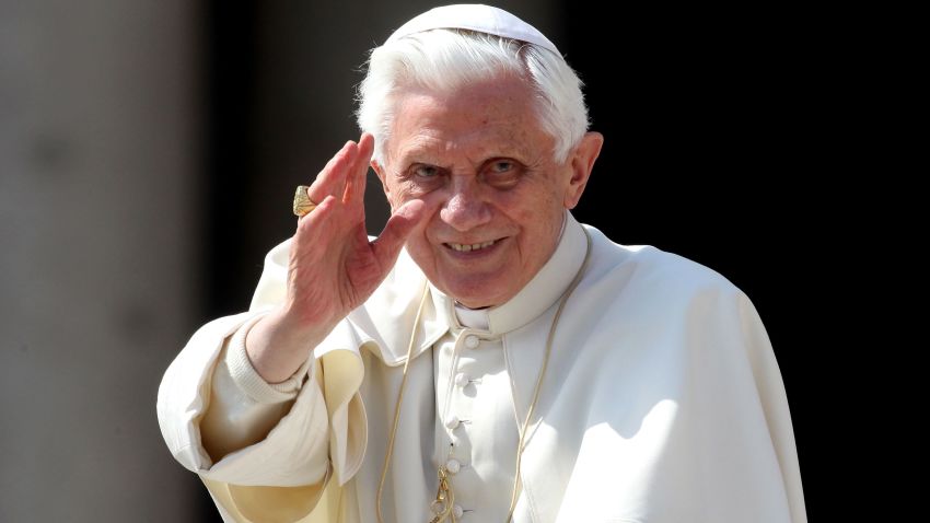VATICAN CITY, VATICAN - MARCH 30:  Pope Benedict XVI waves to the faithful gathered in St. Peter's Square during his weekly audience on March 30, 2011 in Vatican City, Vatican.  (Photo by Franco Origlia/Getty Images)