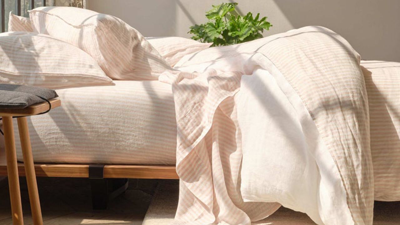 her brooklinen linen sheets