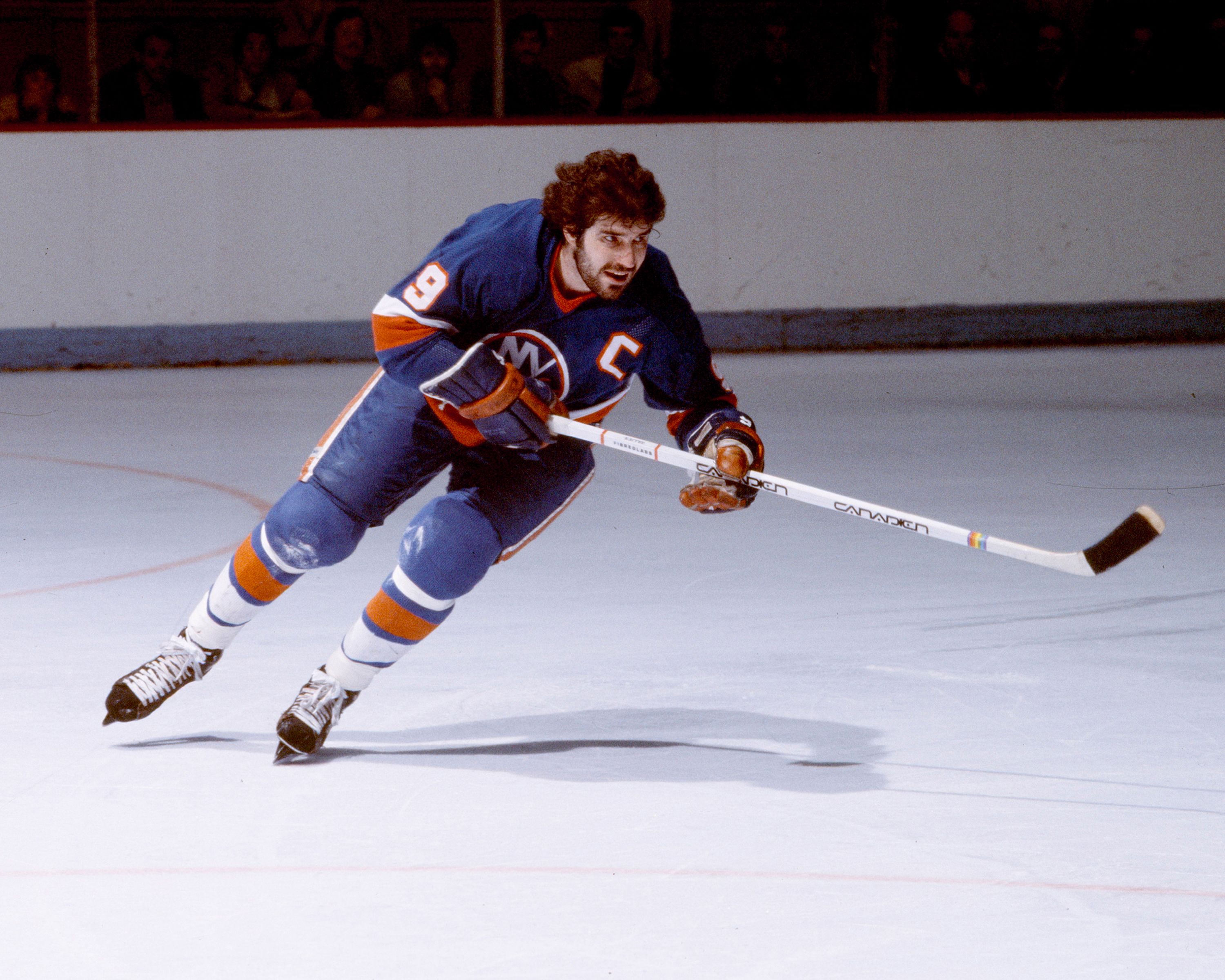 1981-82 Clark Gillies New York Islanders Game Worn Jersey - Stanley Cup  Season - Career Best 38-Goal Season - Photo Match - Clark Gillies Letter
