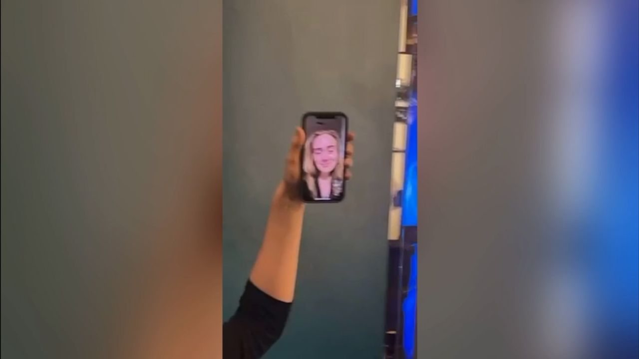 02 Adele FaceTime Fans trnd